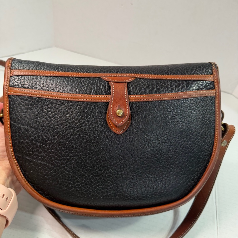 Vintage Dooney & Bourke AWL Black & Tan Leather Crossbody Cavalry / Saddle Bag - Picture 4 of 16